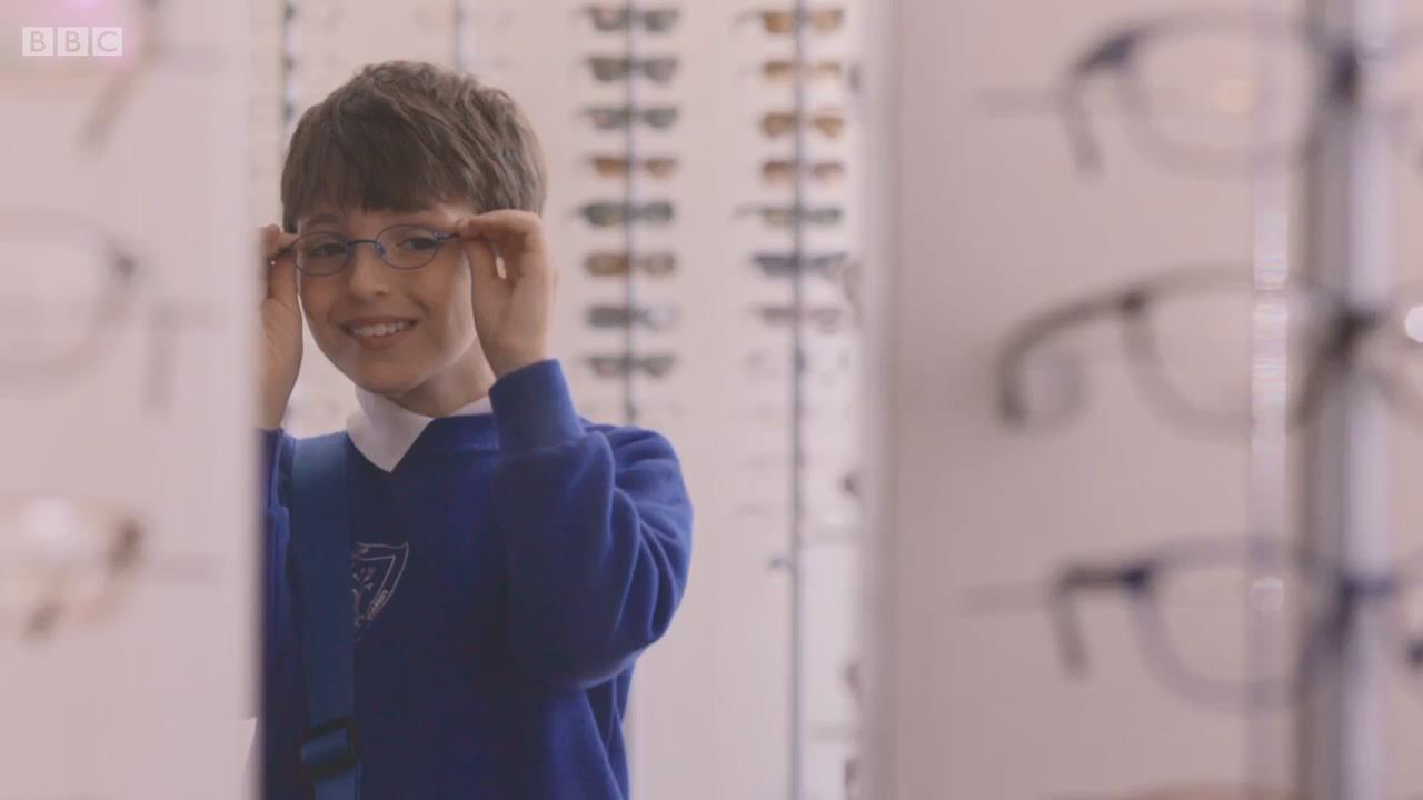 S03E08 - New Glasses